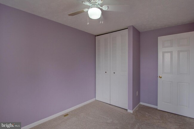 Building Photo - 9409 Chippenham Dr