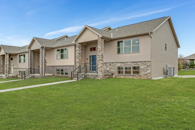 Building Photo - 8201 Regent Dr