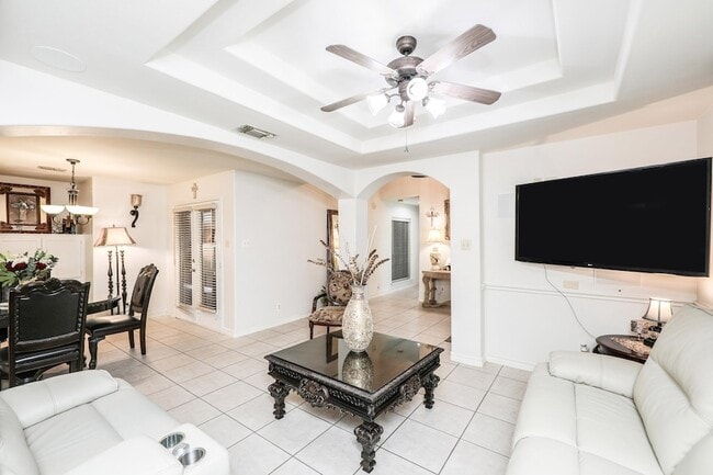 Building Photo - 2040 Cochiti Dr