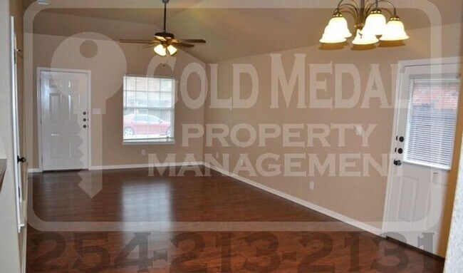 Foto del edificio - 1110 Grace Point Dr