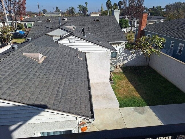 Building Photo - 3809 Rose Ave