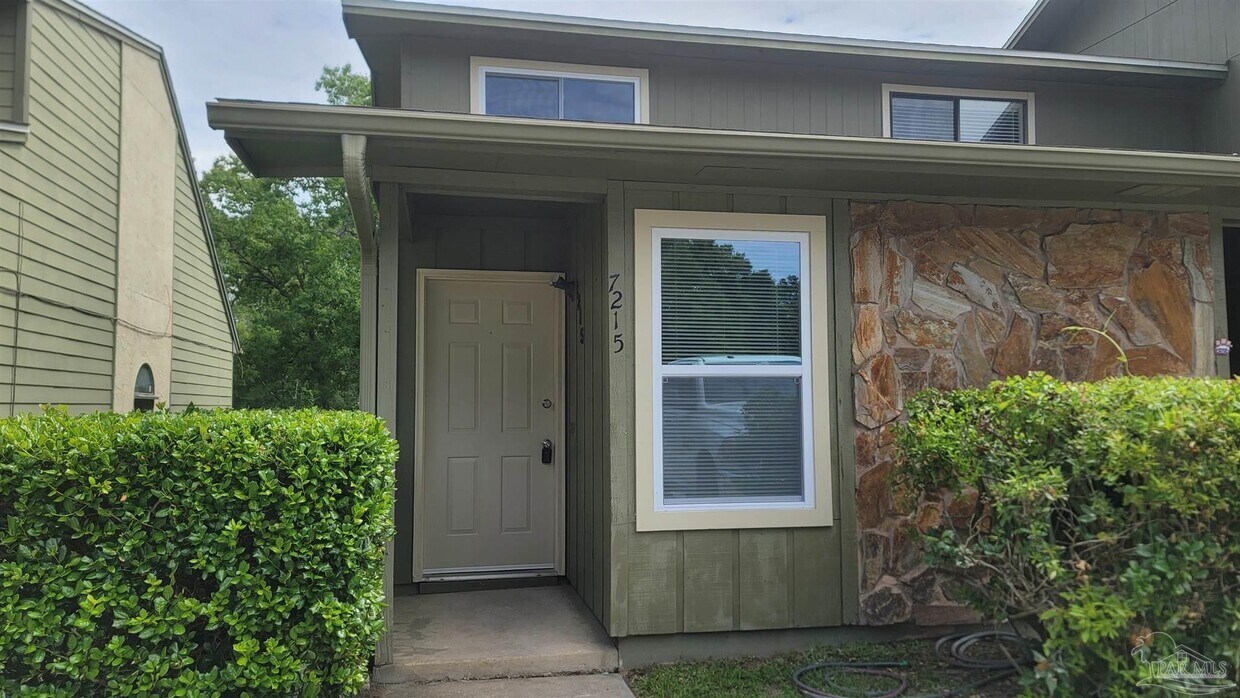 Primary Photo - 7215 Lago Vista Ct