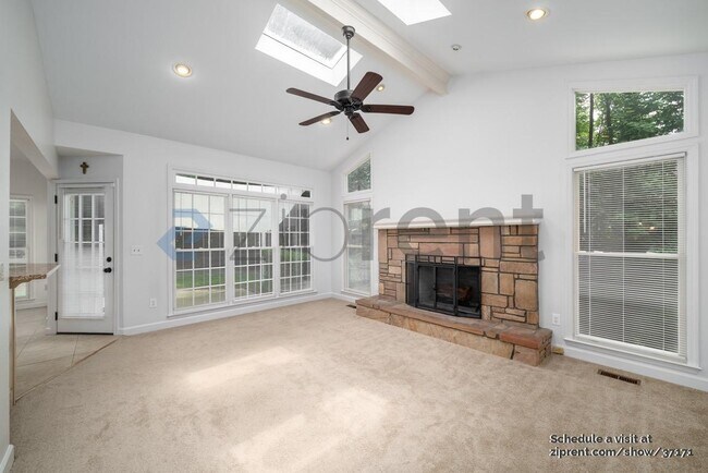 Foto del edificio - 4990 Sawgrass Pl NW