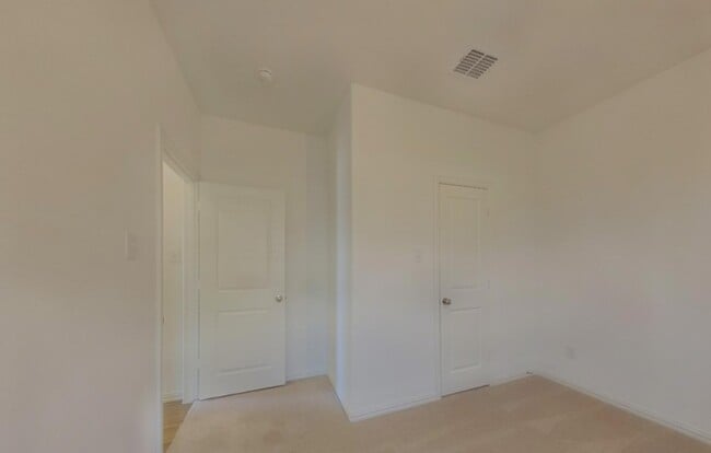 Building Photo - Beautifully Renovated 4-Bedroom Home with Premium Finishes