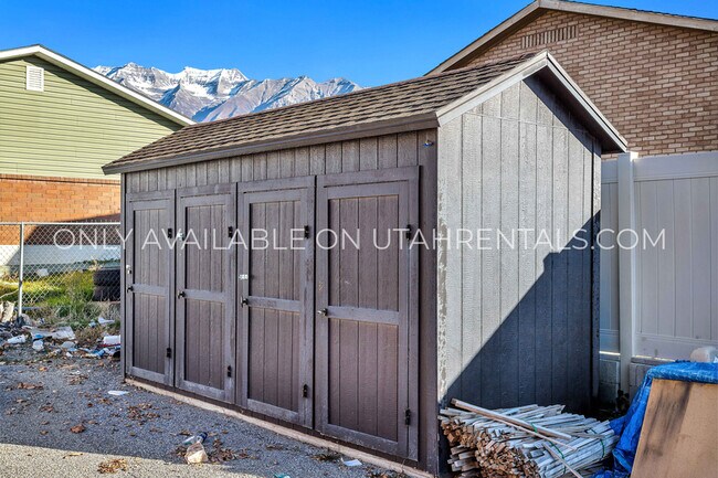Building Photo - 528 N 200 E