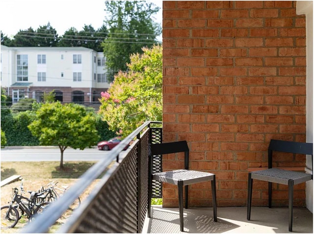 Large Personal Balcony - 1800 Jefferson Park Ave
