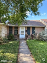 Building Photo - 2213 Loreco St