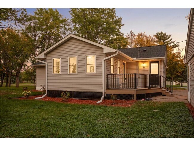 Foto del edificio - 15240 Kangaroo St NW