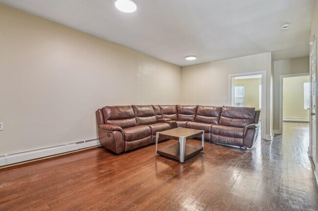 Foto del edificio - 101 1/2 Ocean Ave