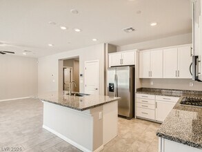 Building Photo - 10748 Wild Poppy Ave
