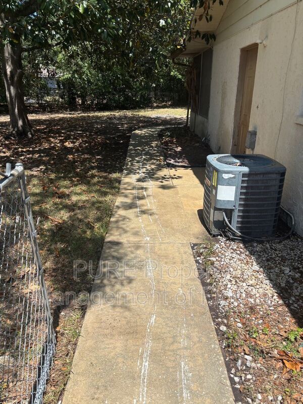 Foto del edificio - 7 Spring Lake Pl