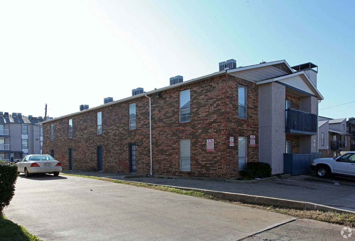 Building Photo - 3202 Norwalk Ave