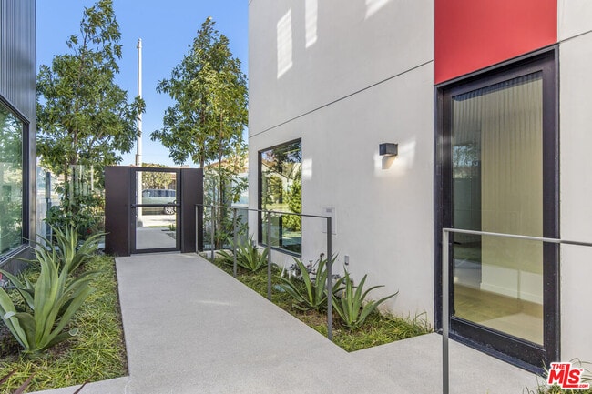 Foto del edificio - 2019 Barry Ave