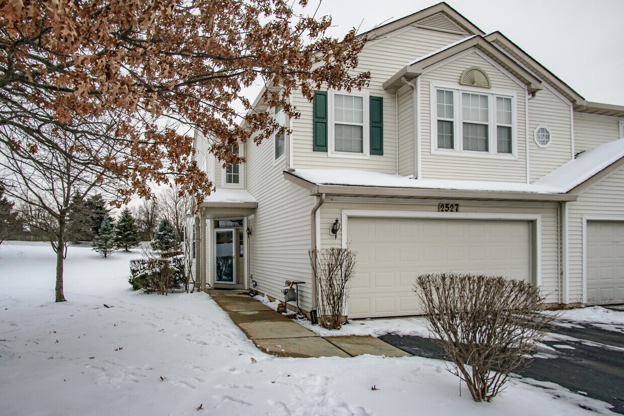 2527 Looking Glass Ct Unit 0, Aurora, IL 60502 Condo for Rent in