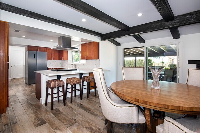 Kitchen - 562 W 18th St
