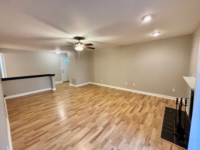 Building Photo - 58 Rumson Ct