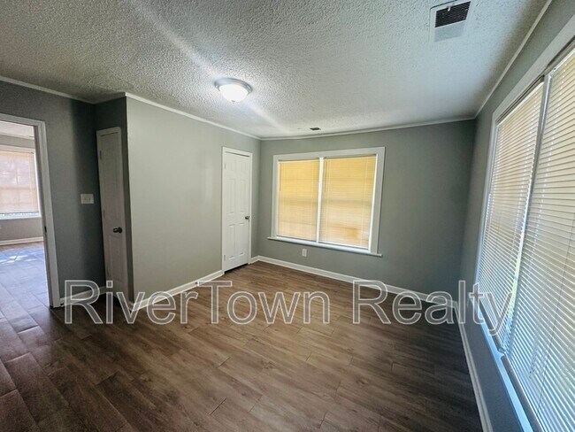 Photo - 3054 Radford Rd House