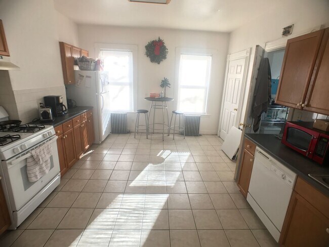 Photo - Allston 1bed / 1bath near BU available September 2026 $2400 House