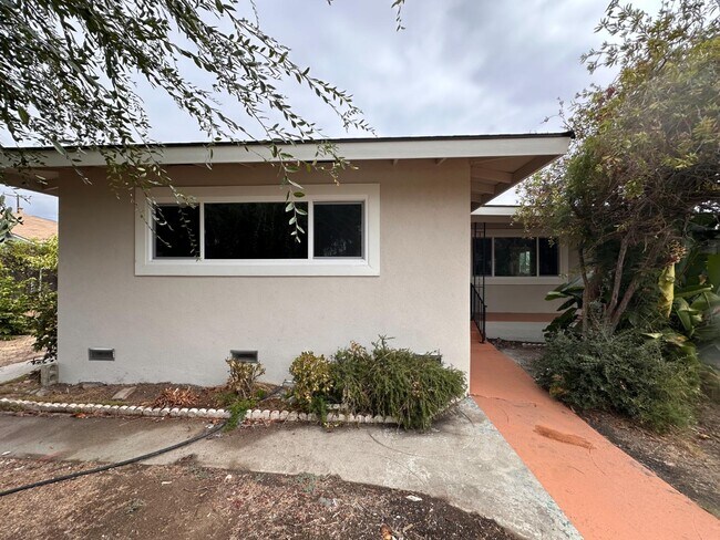 Foto del edificio - 414 N Alameda Ave