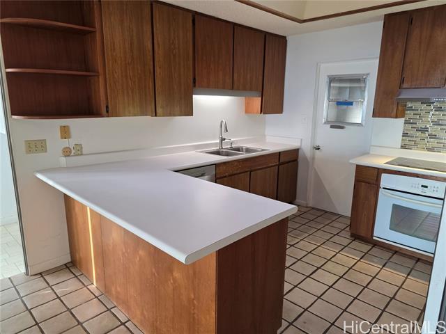 Building Photo - 2380 Halekoa Dr