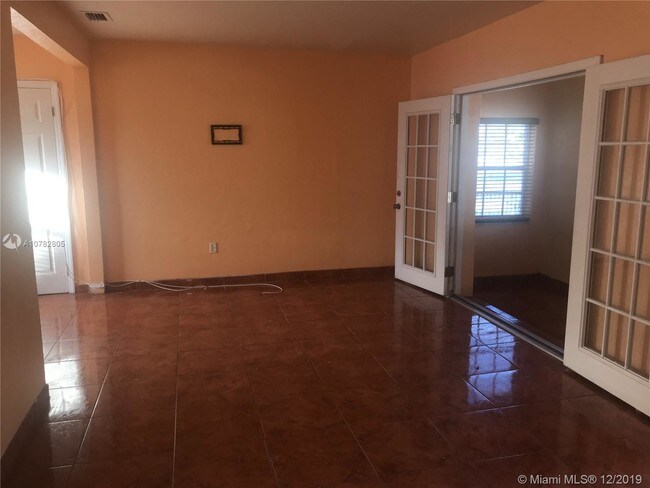 Foto del edificio - 9230 NW 16th Ave