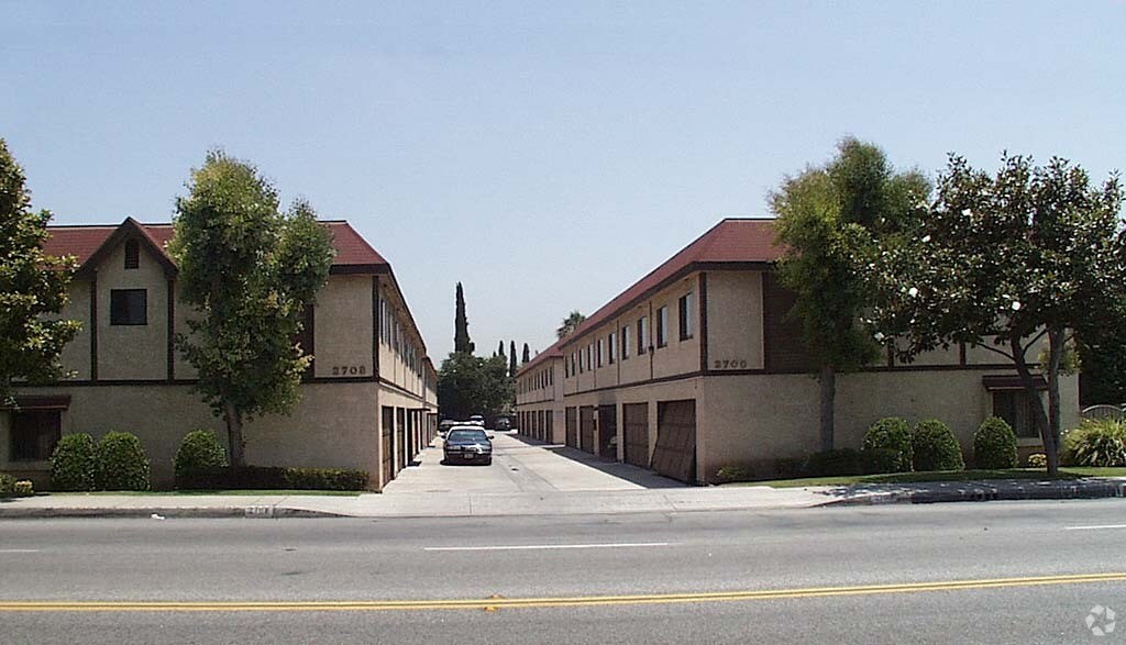 Foto principal - 2700-2708 Walnut Grove Ave