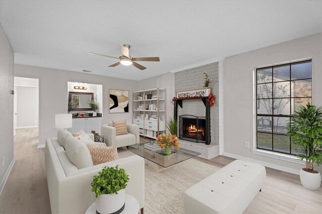 Building Photo - 16015 Southampton Dr