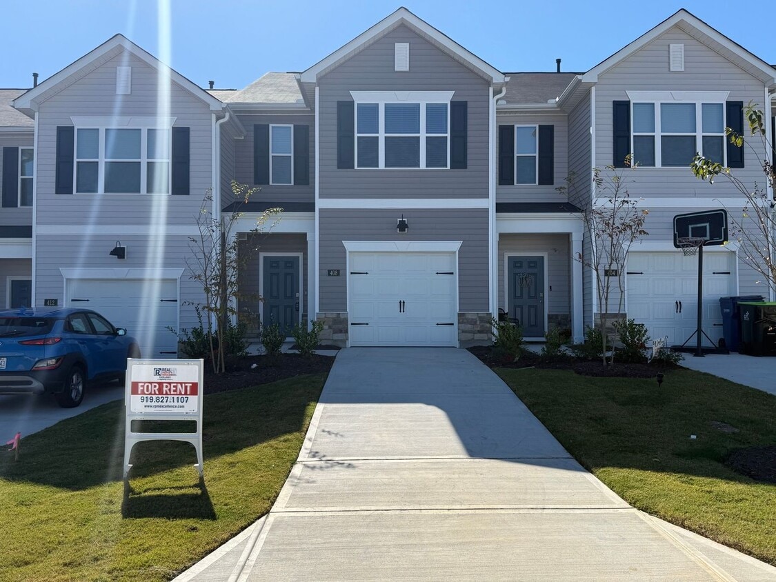 Primary Photo - NEW BUILT TH In Sanford NC, Available NOW!