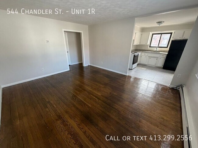 Foto del edificio - 544 Chandler St