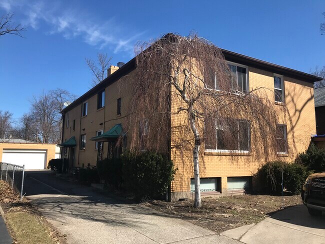 Foto del edificio - 1354 Amherst St
