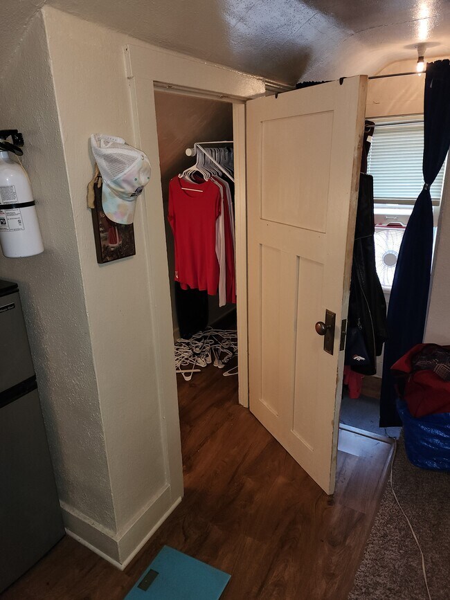 Walk-in closet - 524 5th St