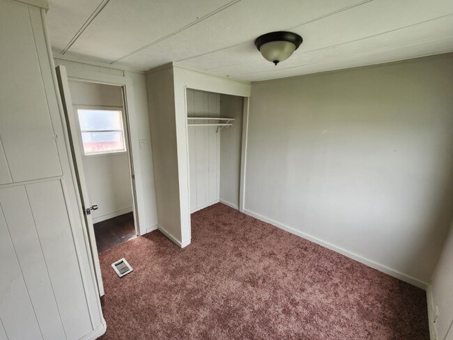 Building Photo - 2120 Skinner Rd