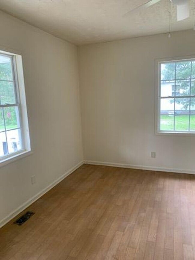 Building Photo - 2 Bedroom House located in Rockingham, NC