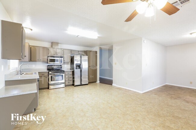 Building Photo - 708 Purcell Dr