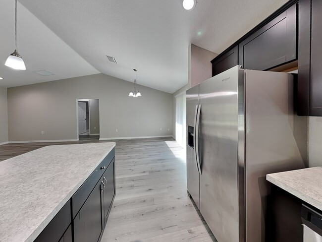 Building Photo - 1984 W Magenta Dr