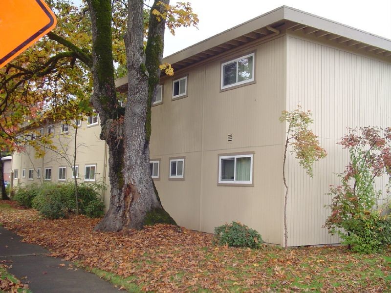 Building Photo - Well-maintained apartments in Washburne hi...