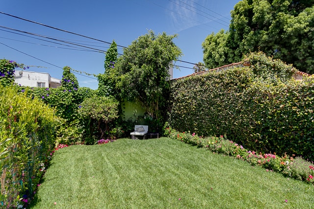 Building Photo - 829 S Curson Ave
