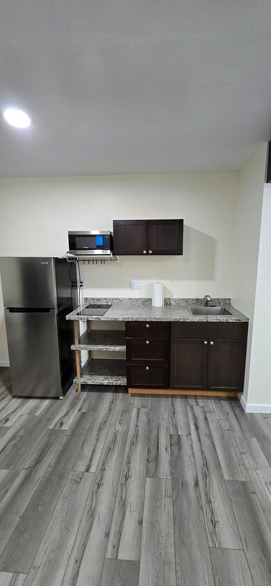 Kitchenette - 713 5th St