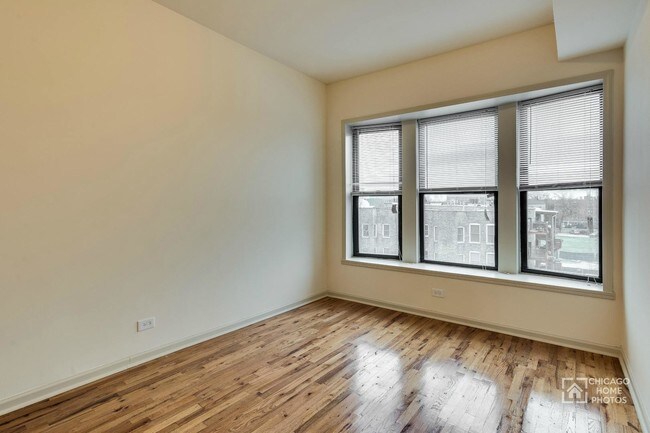 Foto del edificio - 4656 N Malden St