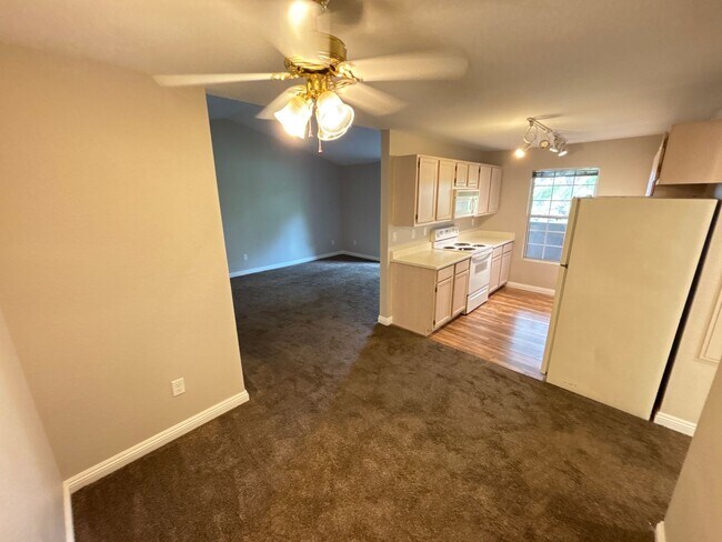 Foto del edificio - Cozy 1Bed/1Bath 2nd floor Condo in Henderson!
