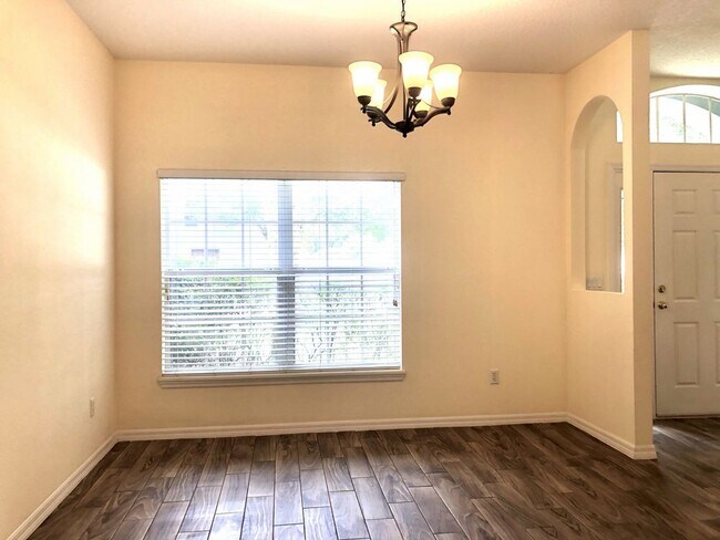 Foto del edificio - LAKE KEHOE NICE POOL HOME