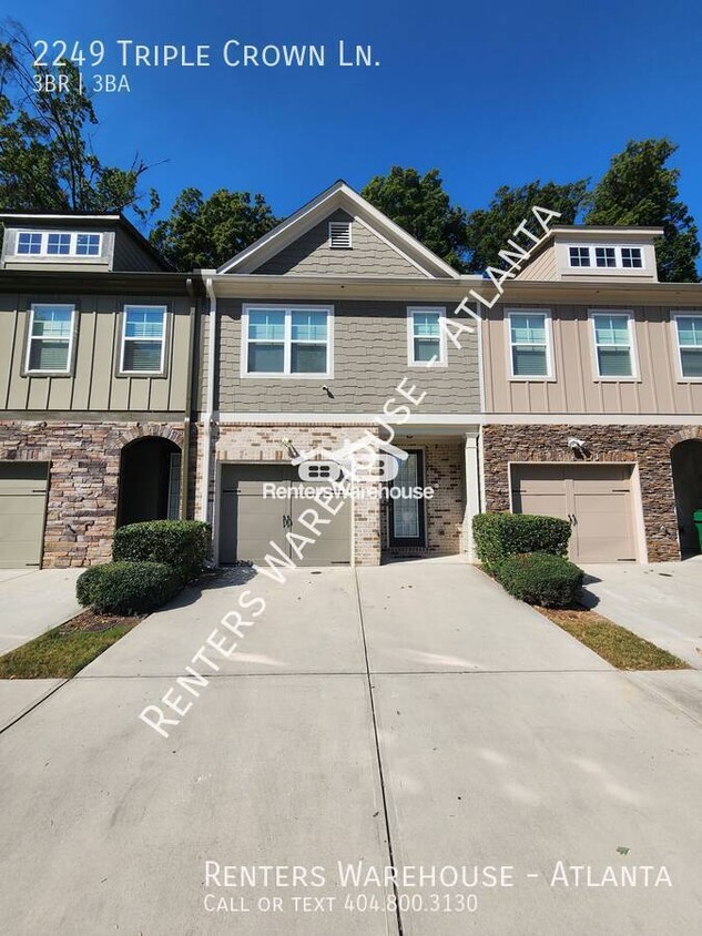 Foto principal - Charming 3-Bedroom, 2.5-Bath Townhome with...