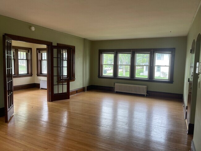 Living Rom View 2 - 1643 Berkeley Ave