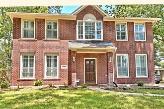 Building Photo - 15810 Hollow Rock Dr