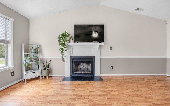 Building Photo - 3 Bedroom Ranch