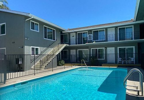 Building Photo - 15515 S Budlong Pl