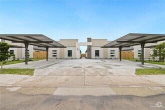 Building Photo - 1705 W Violet Dr