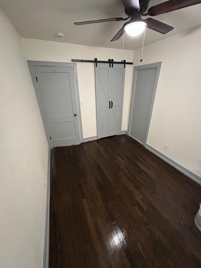 Foto del edificio - 3708 Summit St