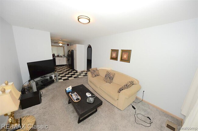 Foto del edificio - 280 Hutton St