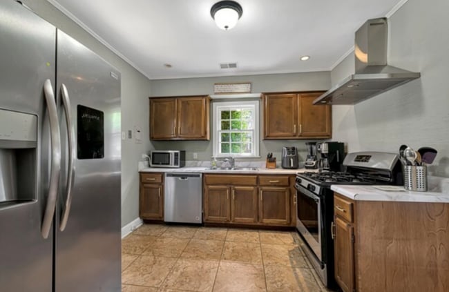 Photo - 2766 Union Ave House